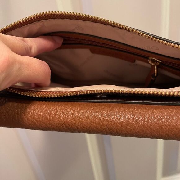 Calvin Klein pebbled brown leather crossbody - Picture 5 of 8